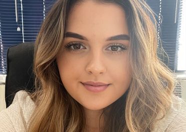 Photo of Ellie Domoney